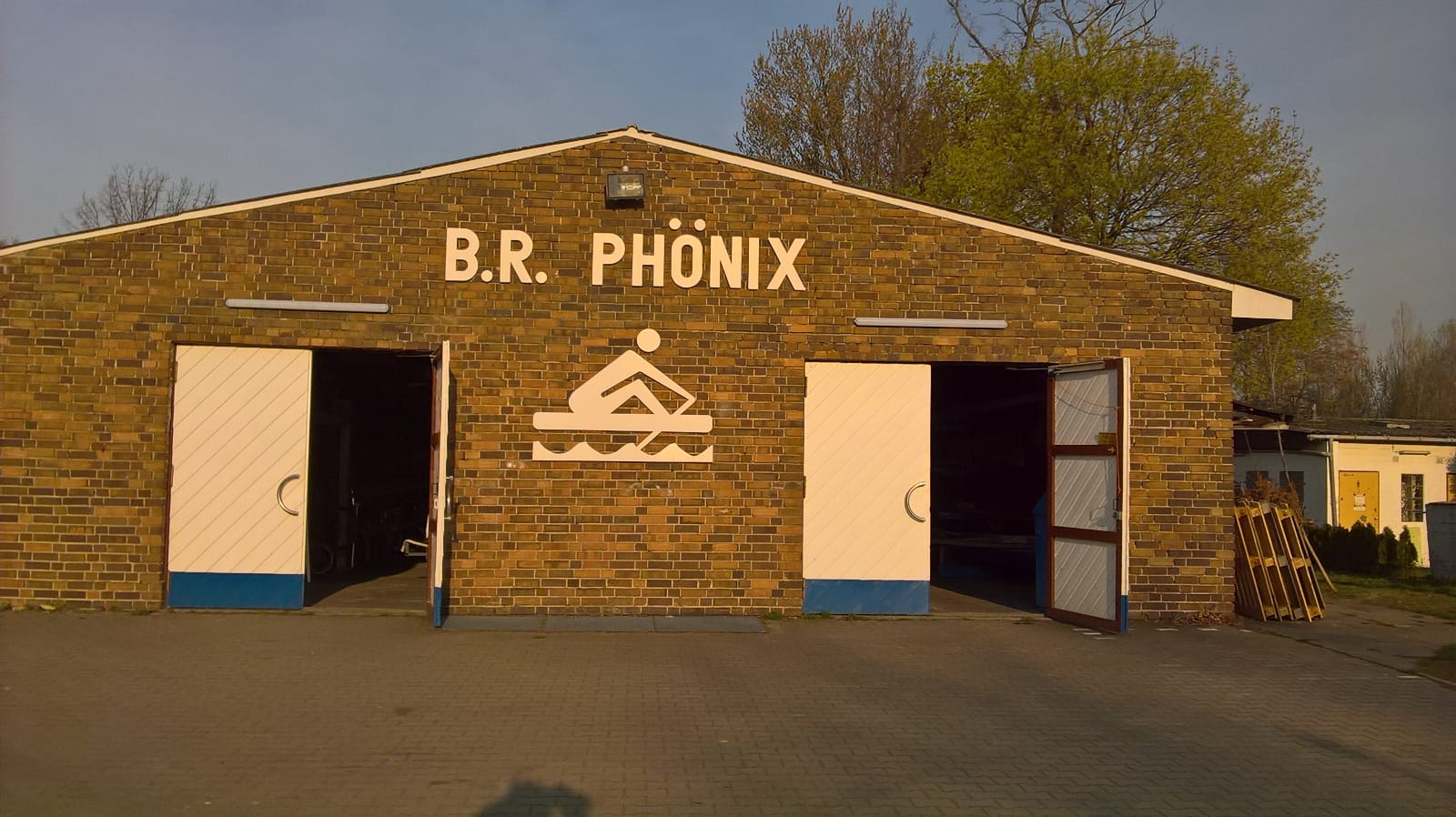 B.R. Phönix